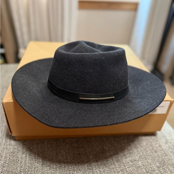 Helen Kaminski black Stylish hat (still has label) main image 3